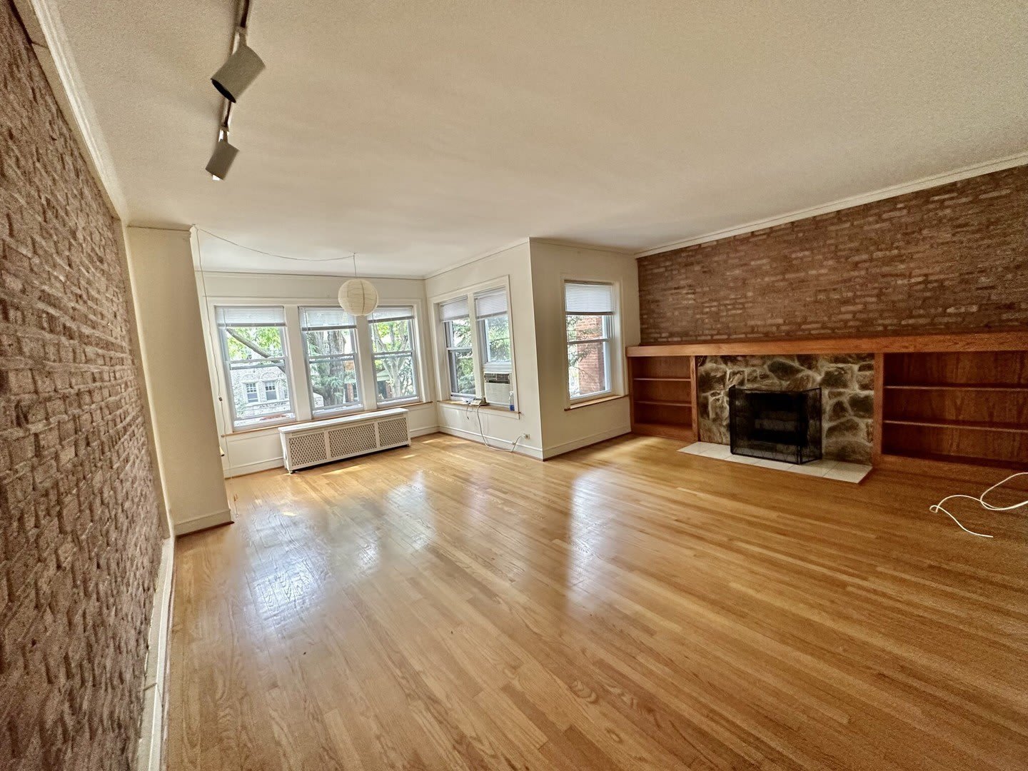 6631 N Glenwood Avenue – photo 2