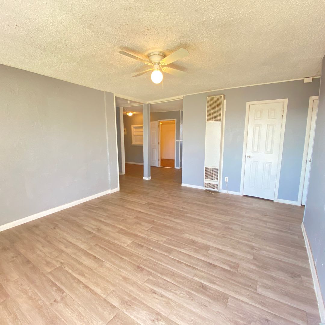 Handyman Special 0 First Month S Rent You Fix You Save Big Ext 2 – photo 3