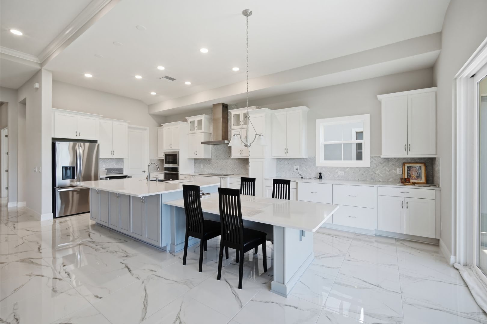 3 Bedrooms 3 5 Bathrooms Brand Newer Luxury Home In Mirada Resort Style Living – photo 4