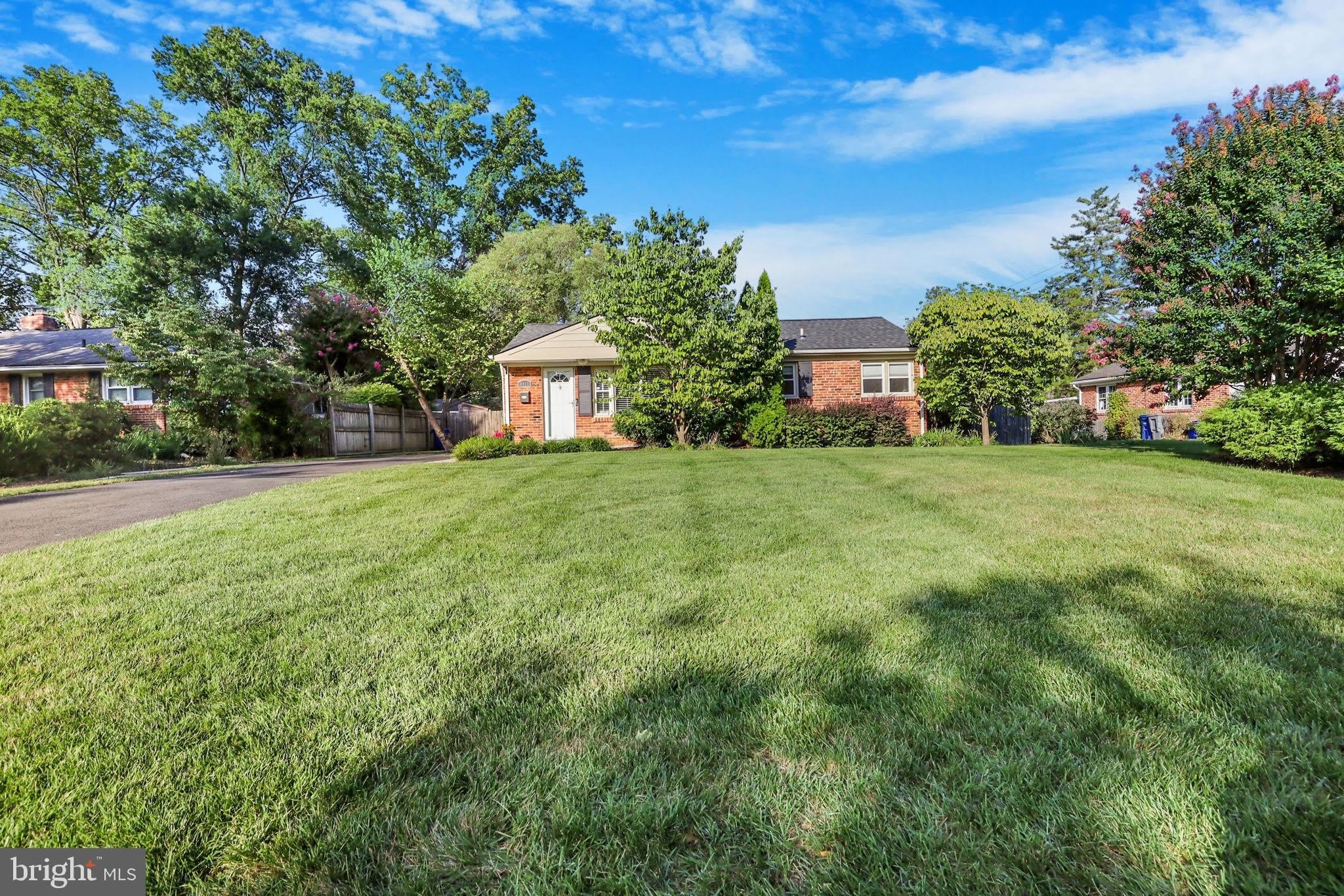 8011 JACKSON Road – photo 3