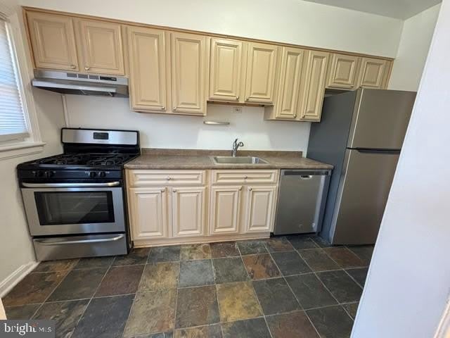 925 CHESTNUT HILL Avenue – photo 2