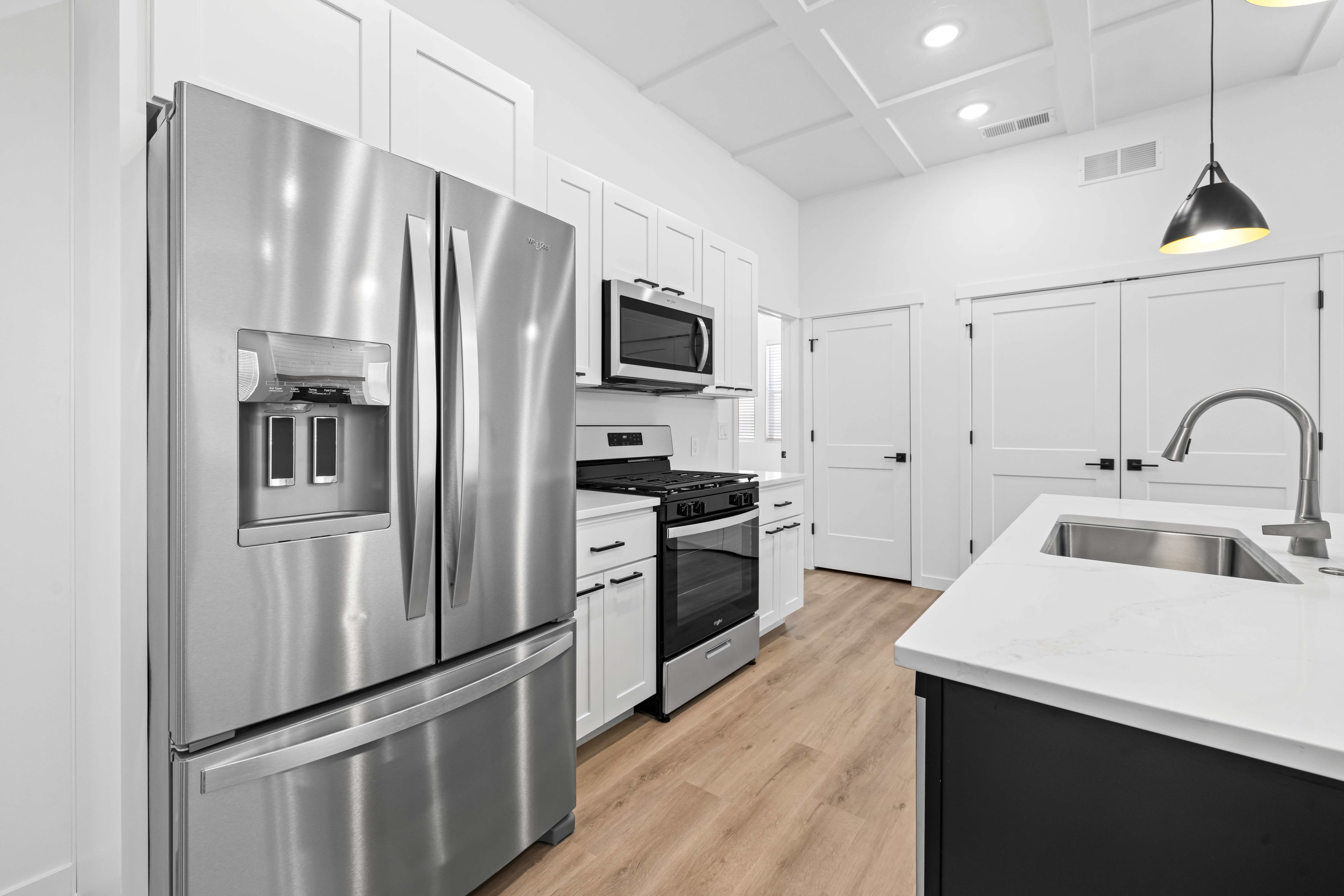 4203 Saylor Ln – photo 2
