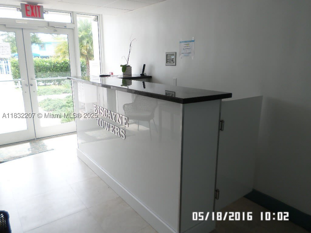 11750 NE 16th Ave – photo 5