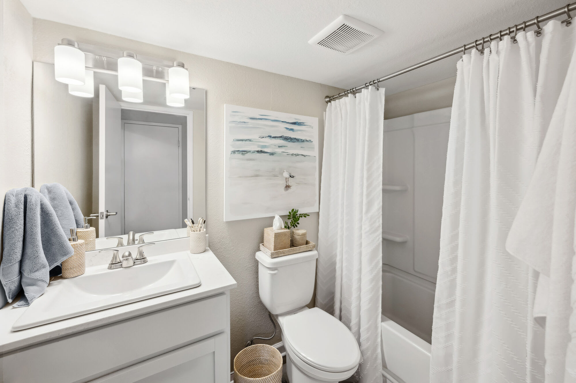 1 Bedroom On 3Rd Floor The Avenues – photo 5