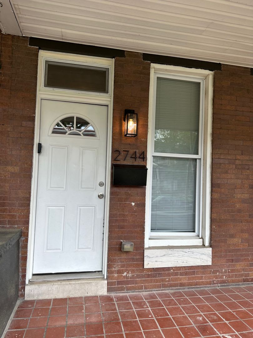 Newly Renovated 4Br 2Ba Family Home In Winchester Outdoor Space Modern Kitchen More – photo 3