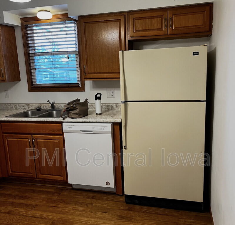 4922 Southwest 14Th Street – photo 3