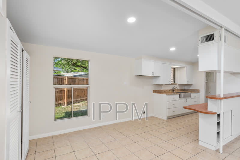 1651 Hamilton – photo 5