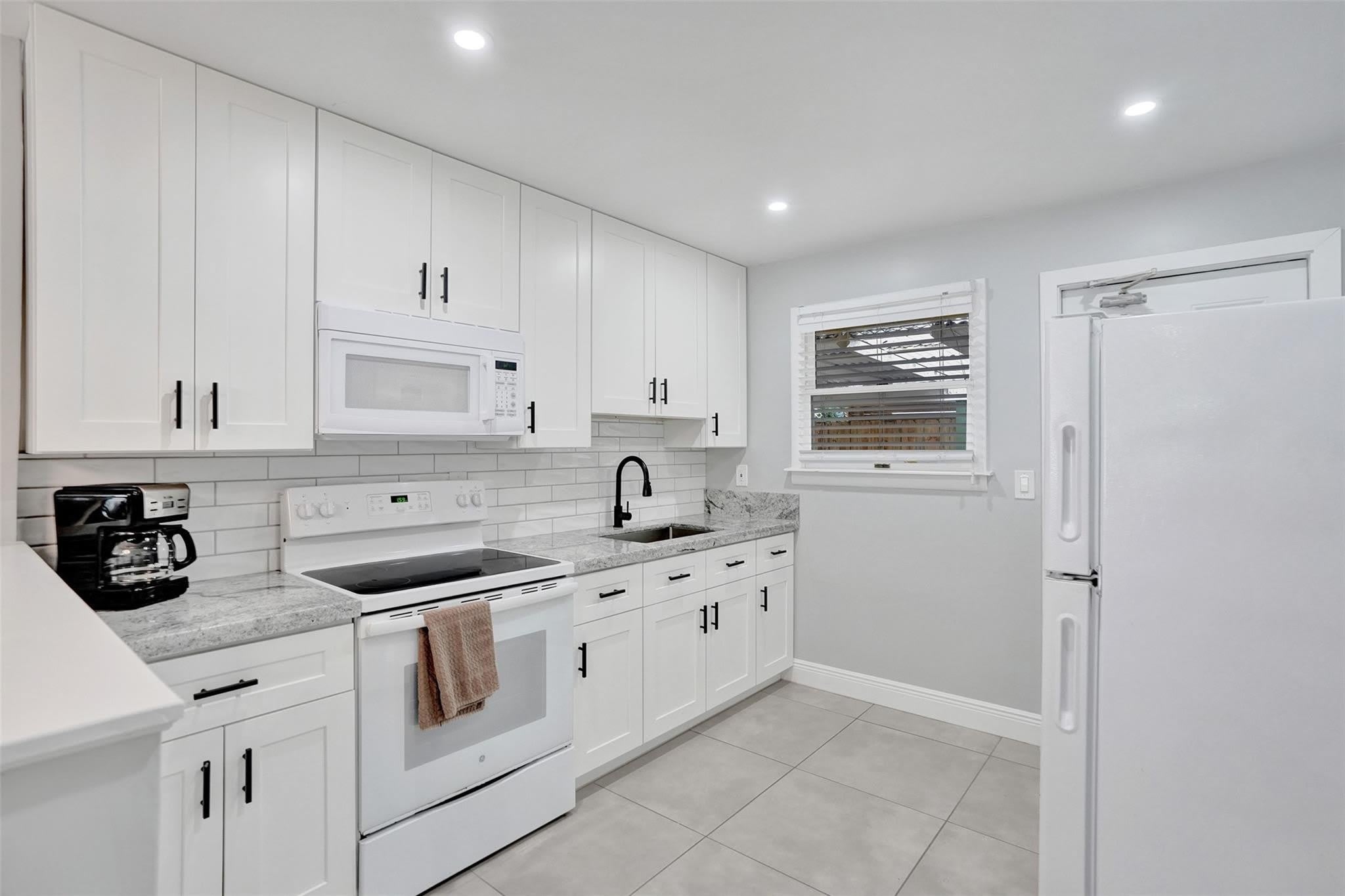901 SE 14TH Court – photo 4