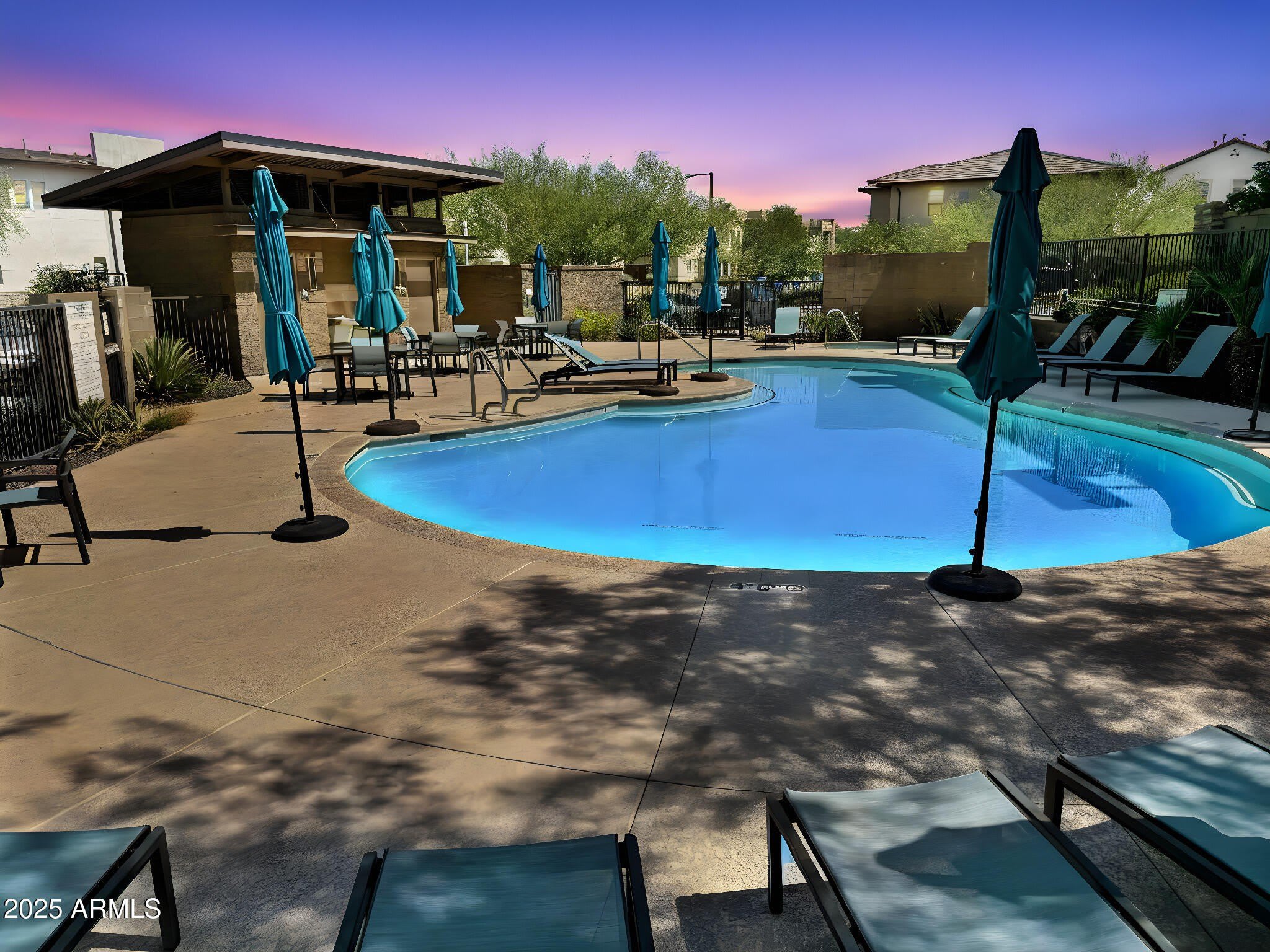 2366 W Gloria Lane – photo 2