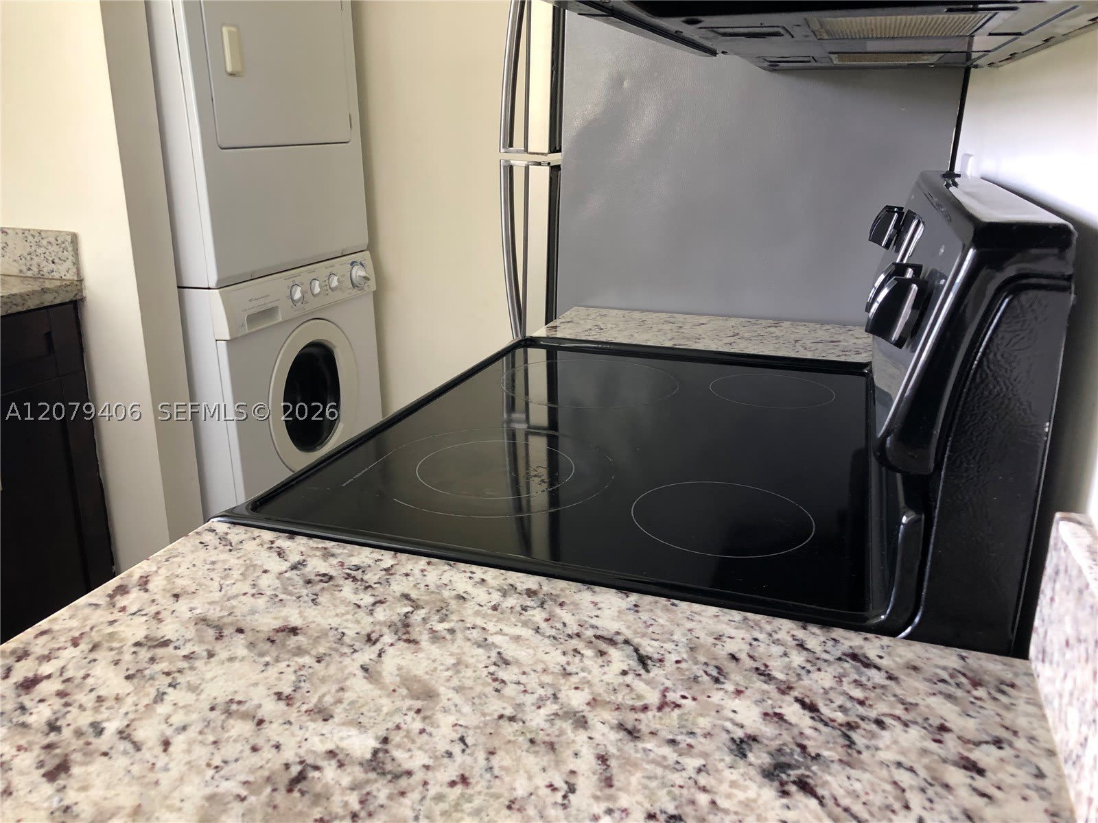 1071 Adams Ave – photo 3