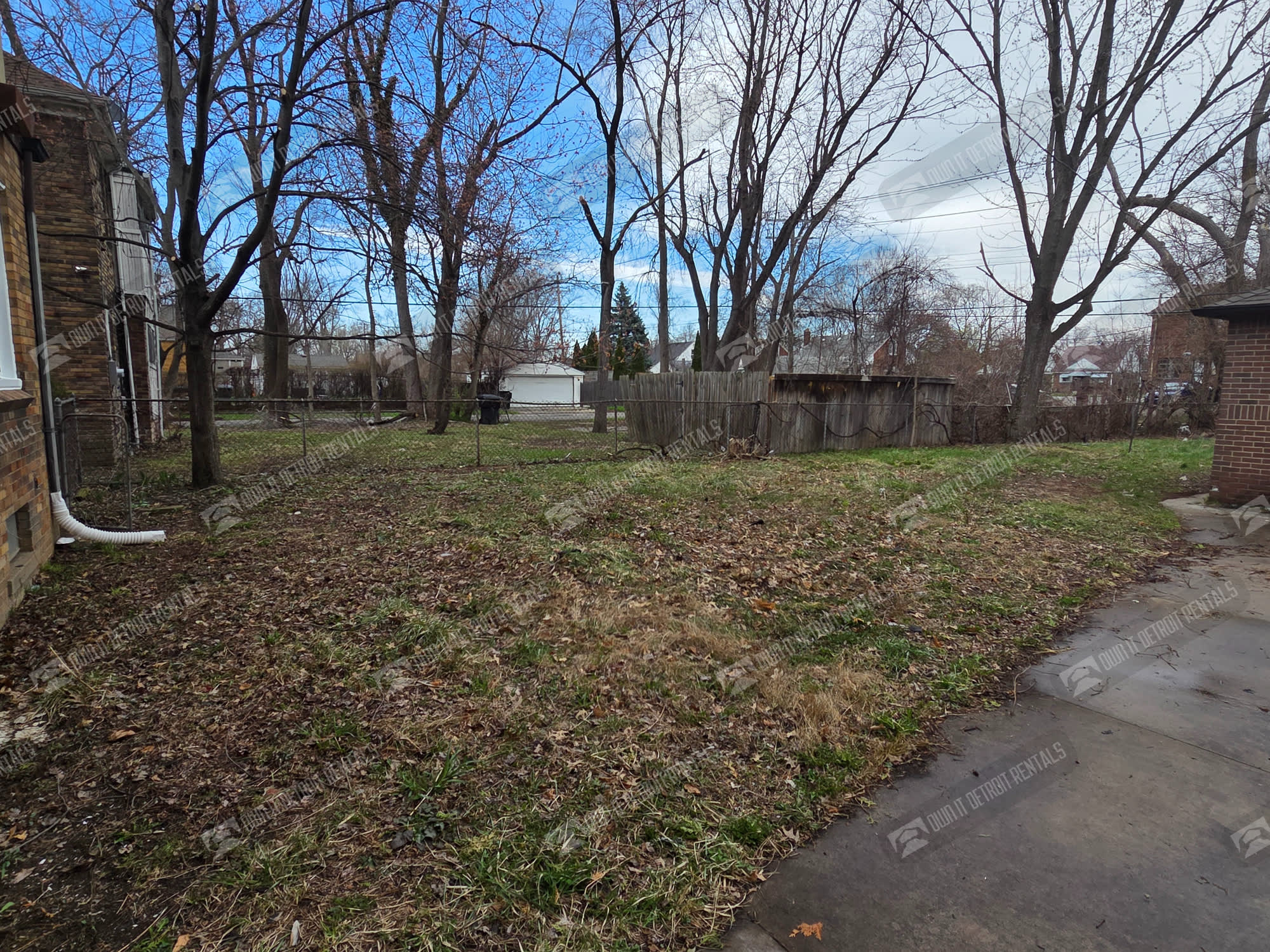 15524 Winthrop St – photo 3