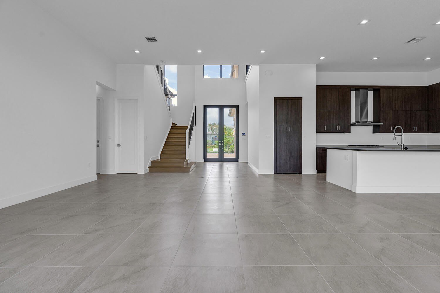 9523 Riverside Park Drive – photo 3