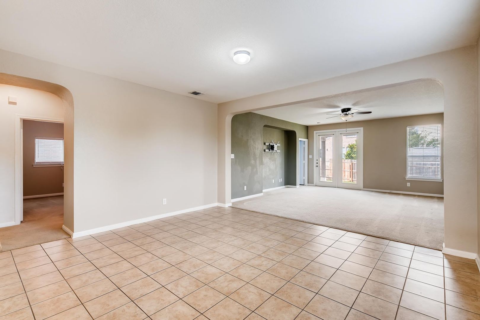 3 BR/ 2 BA 1-Story in Live Oak, TX – photo 5