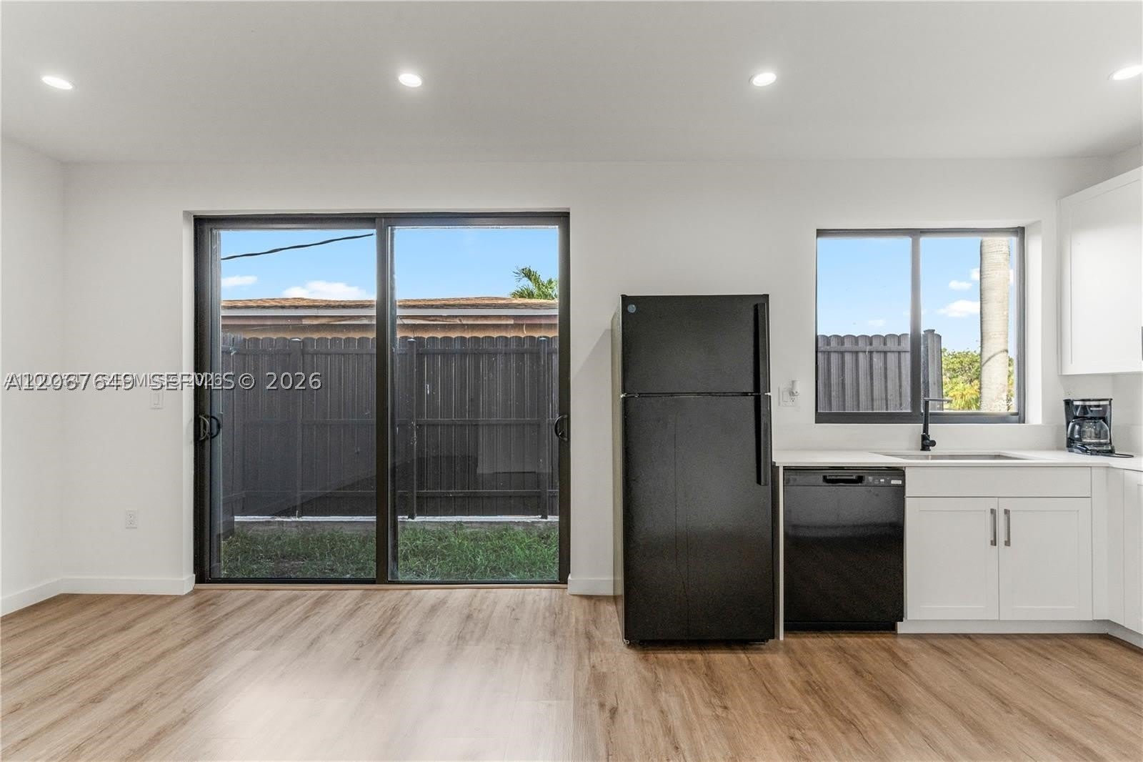 401 SW 1st St – photo 3