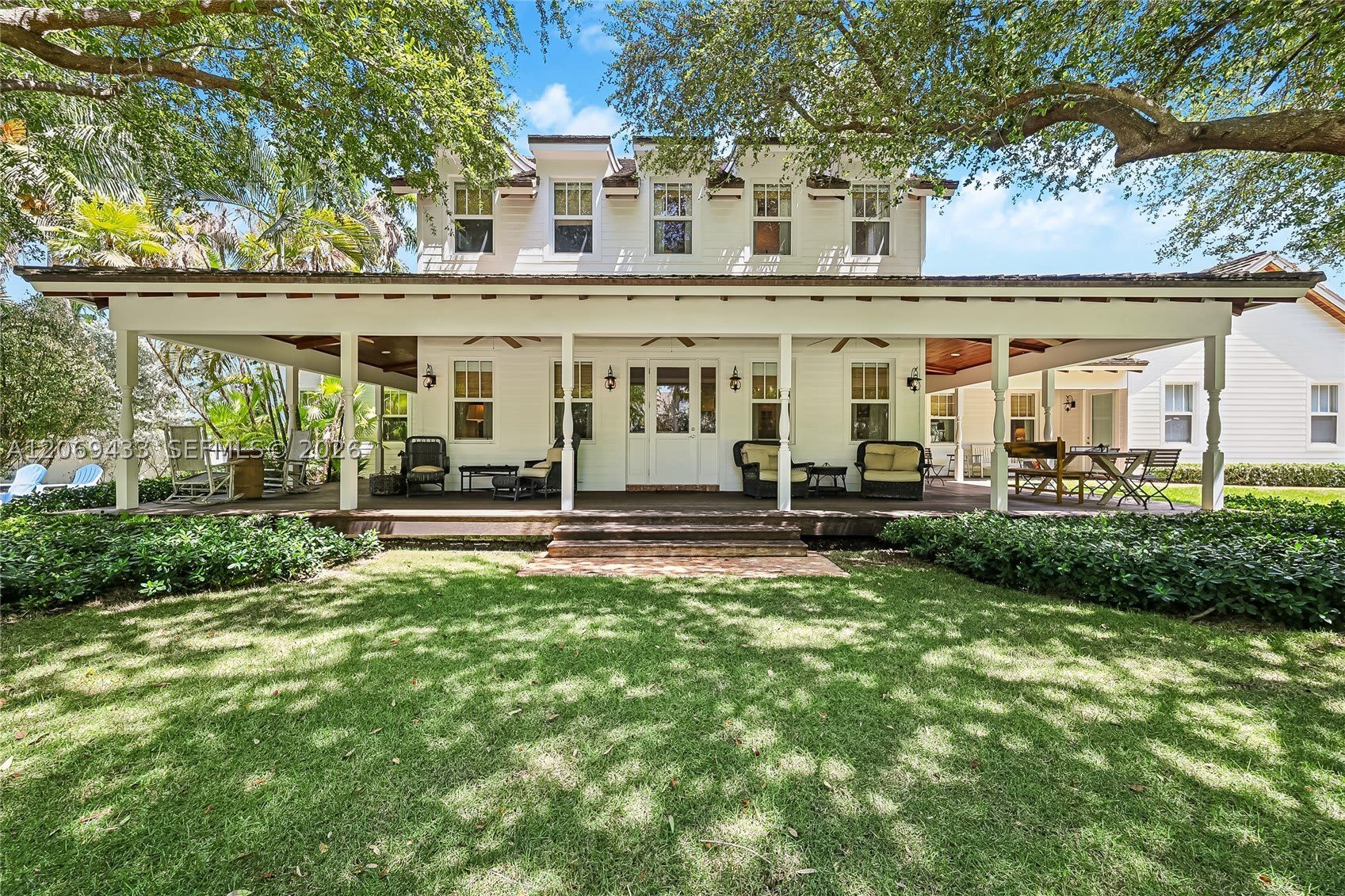 180 Ocean Blvd – photo 1