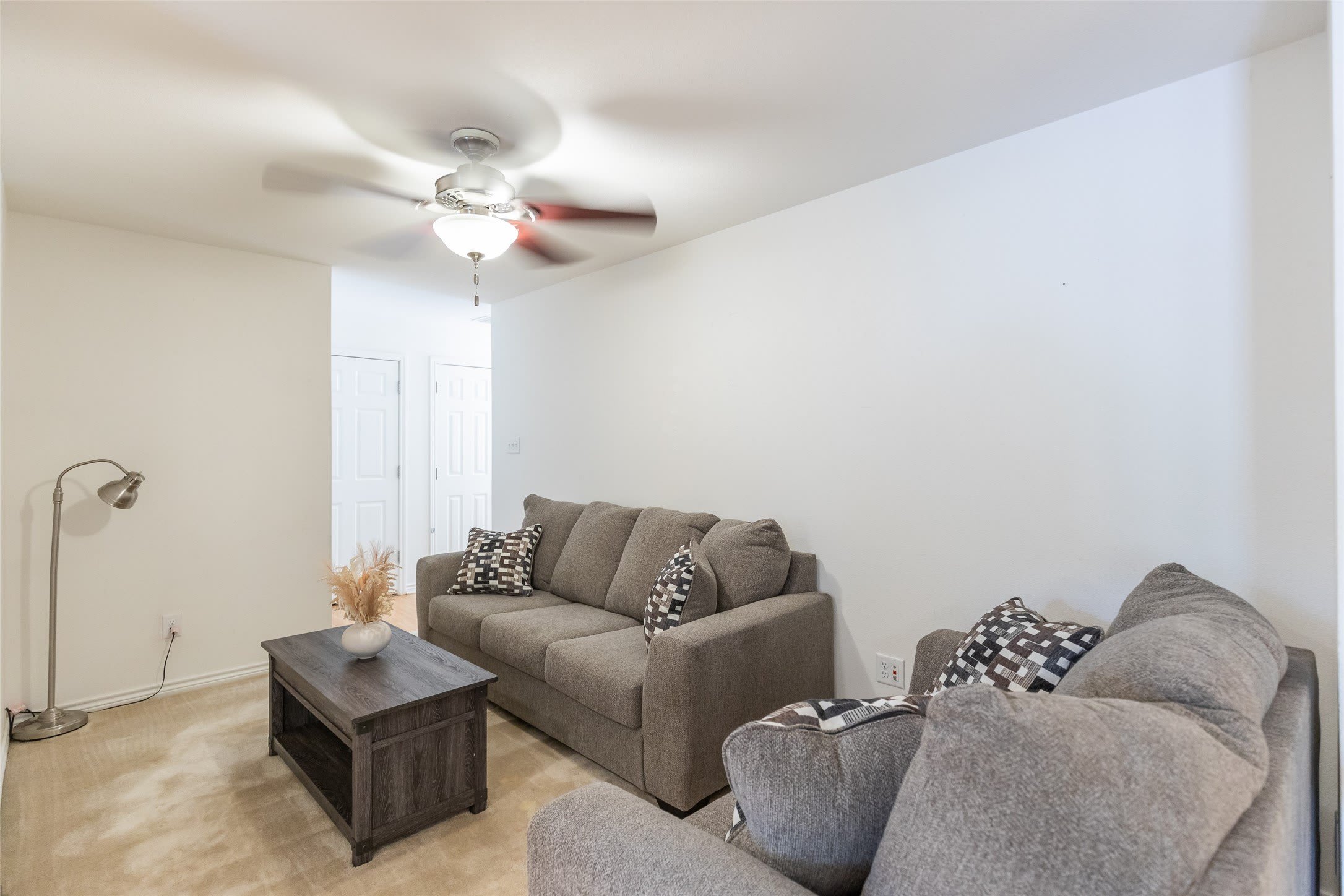 2650 Madison Avenue – photo 3