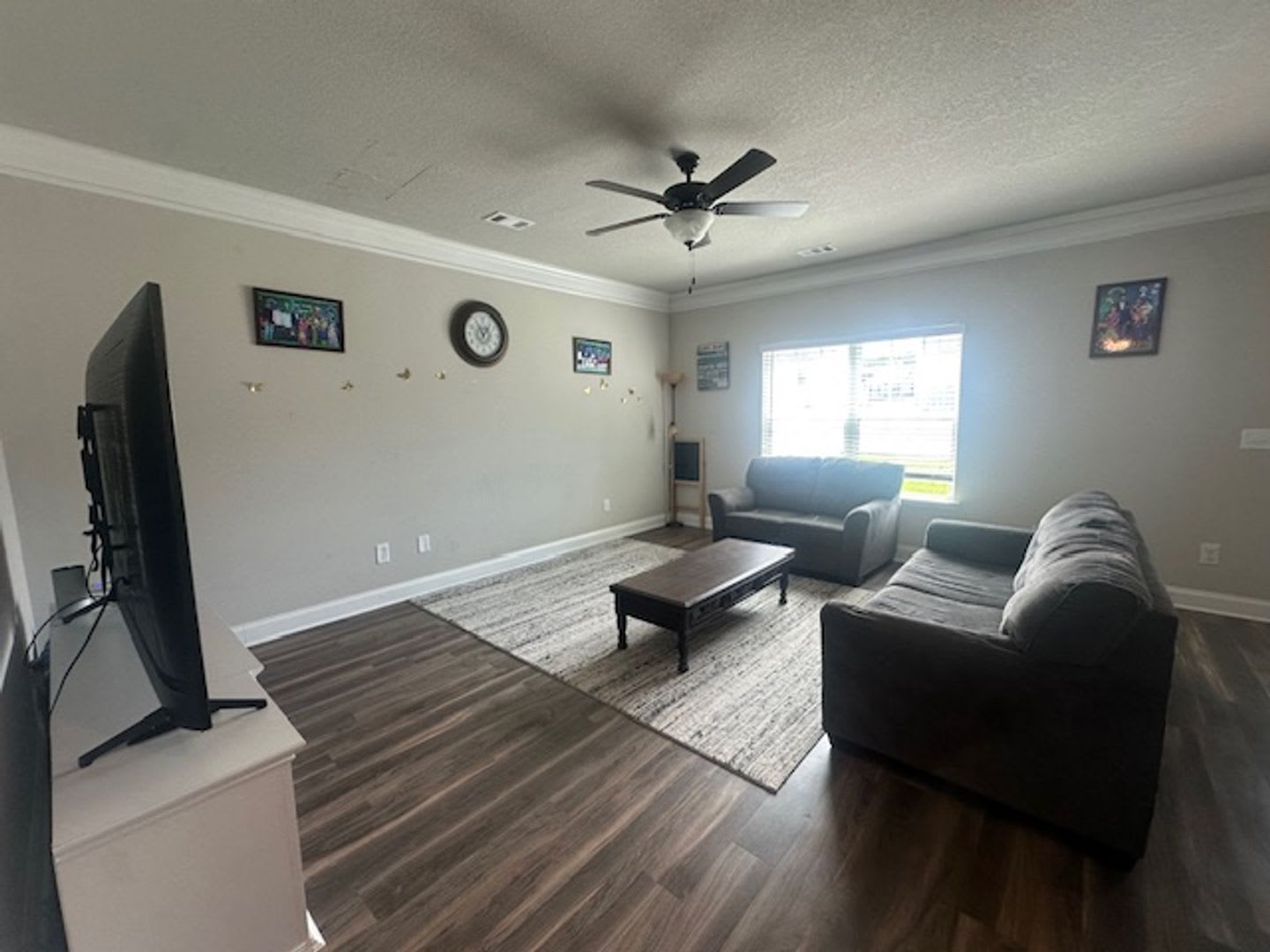 Spacious 4 bed, 2.5 bath Home with Neighborhood Amenities! – photo 5