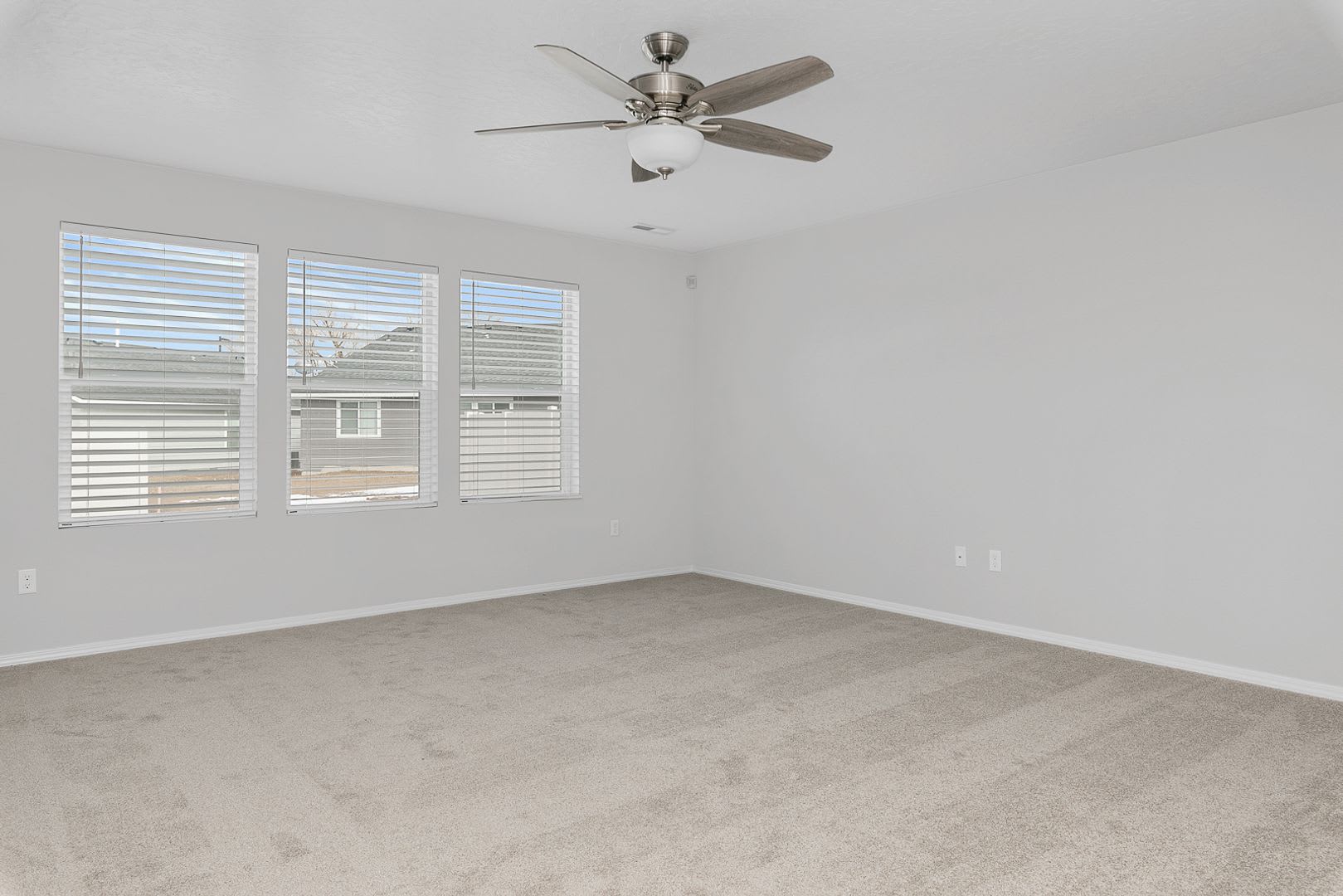 BEAUTIFUL & SPACIOUS 2636sf Nampa Home w/3-Car Garage – photo 5