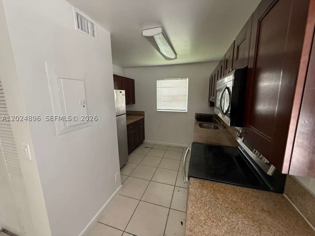 6921 Pembroke Rd – photo 5