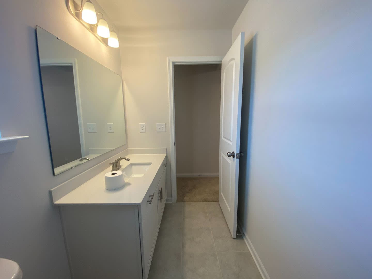 Room in 4 Bedroom Townhome at Planters Trace Ln – photo 2