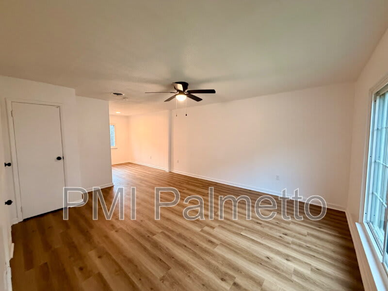 1213 Grove Park Ln – photo 4
