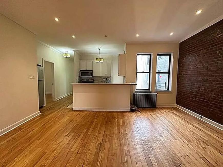 382 Wadsworth Avenue – photo 4