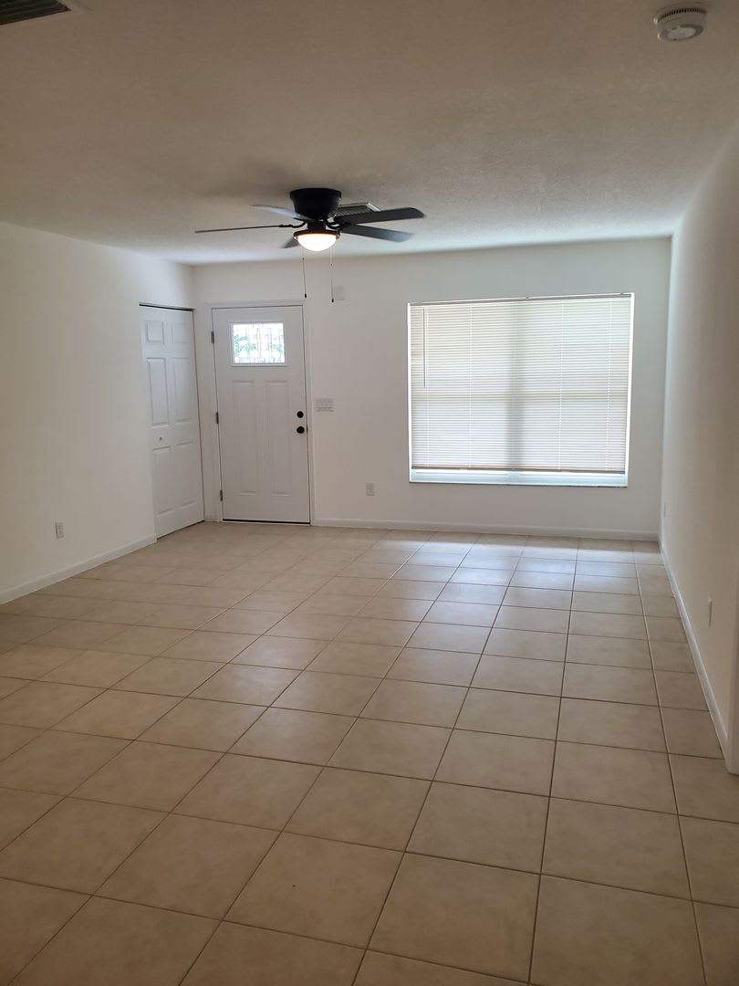 Completely Renovated! – photo 4