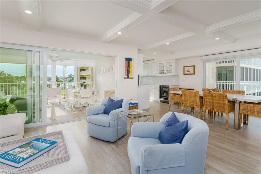 3450 Gulf Shore Blvd N – photo 2