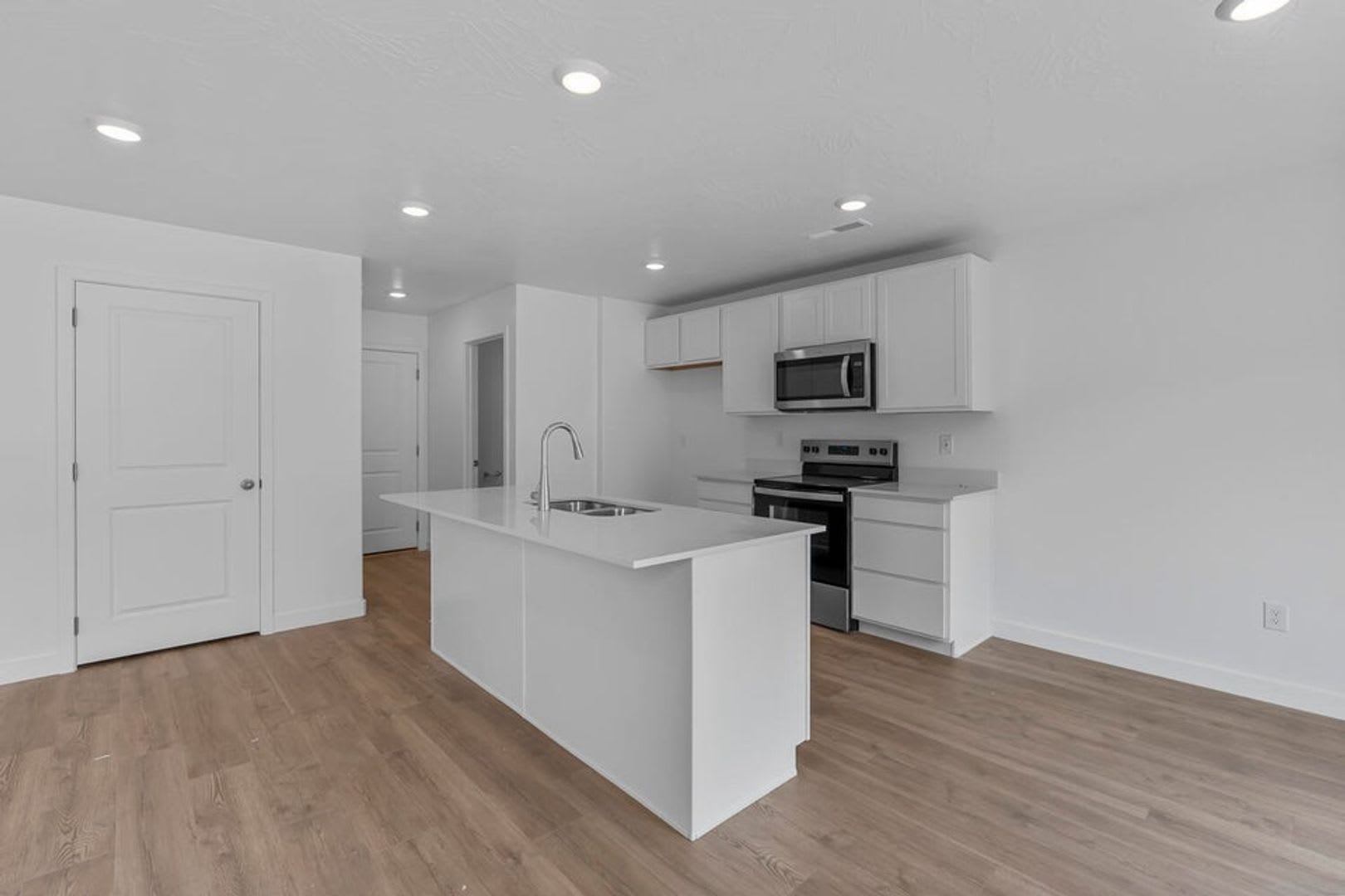 Be the First to Call This Stunning Home in the Highly Sought-After Long Valley Community Home! – photo 1