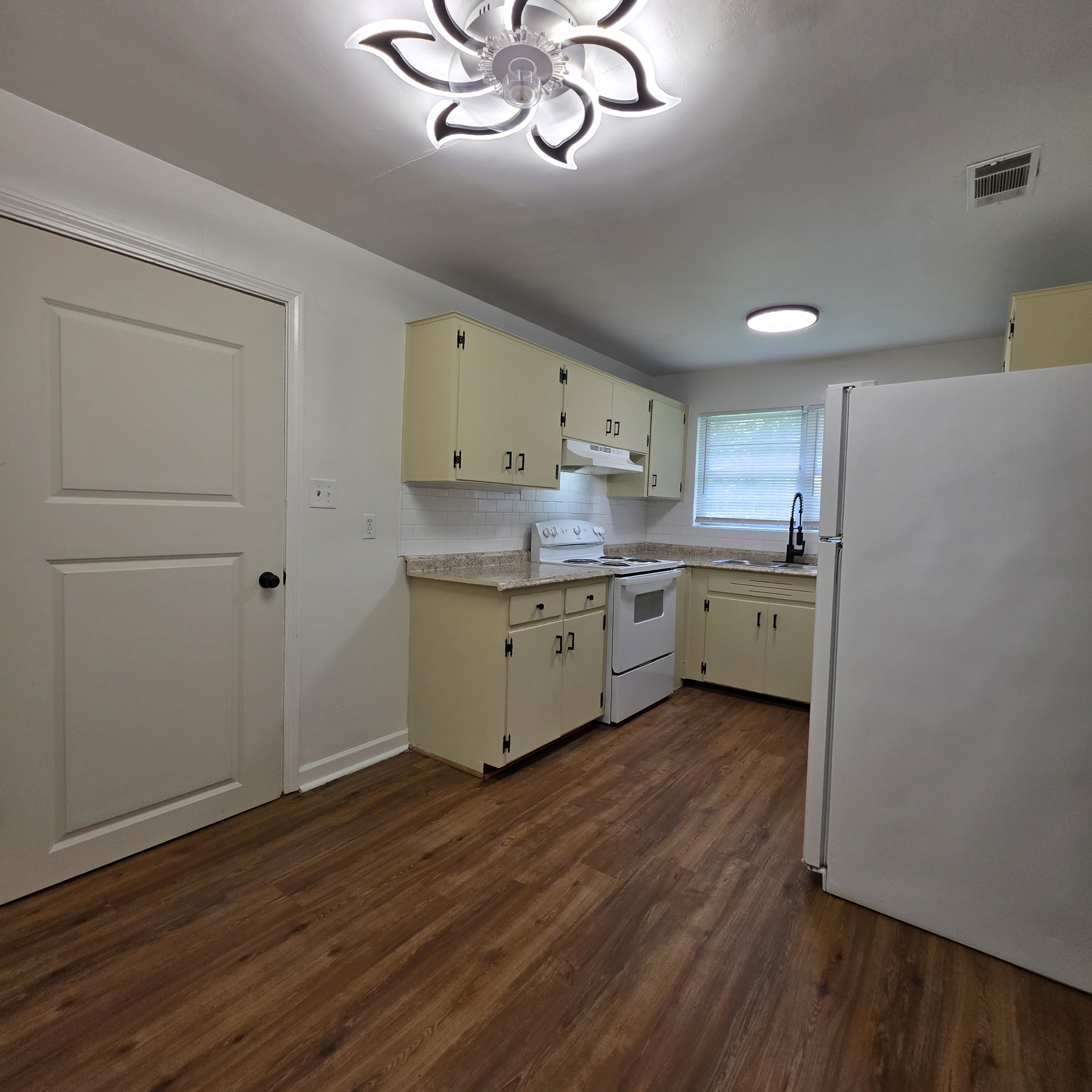2508 Belmont Drive – photo 4