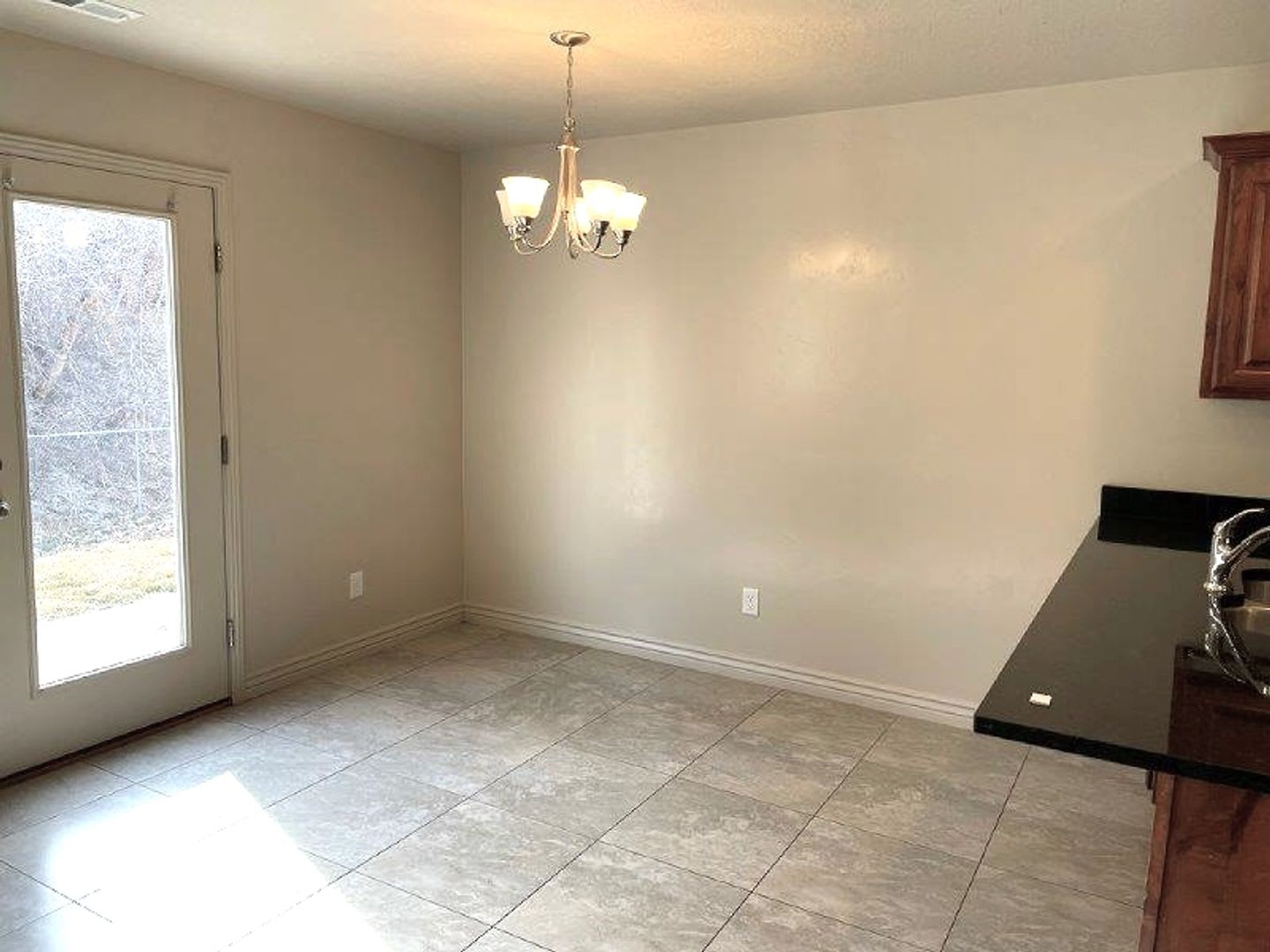 3 Weeks Rent Free Spacious 3 Bed 2 5 Bath Townhome In West Haven Garage Pool Community Amenities – photo 4