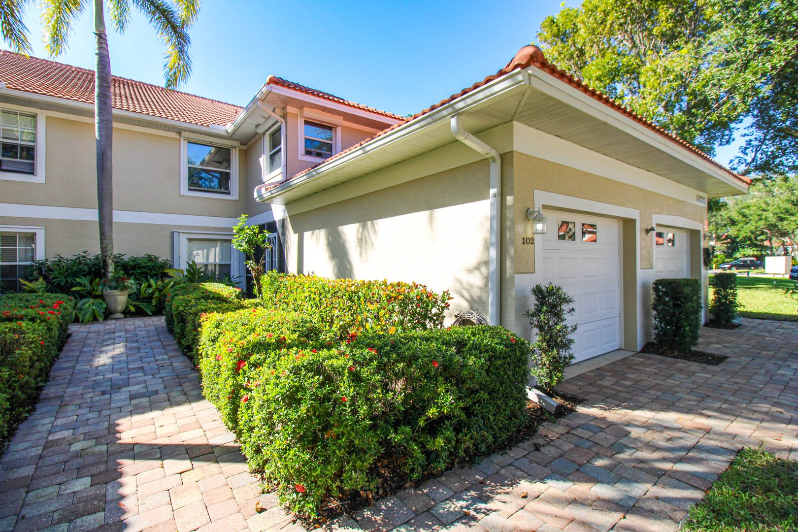 ***BEAUTIFUL** FIRST-FLOOR CONDO***IN THE HEART OF NORTH NAPLES***SEASONAL RENTAL*** – photo 3