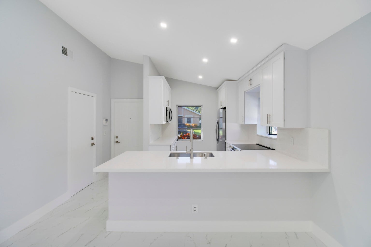 8055 Sweetbriar Way – photo 3