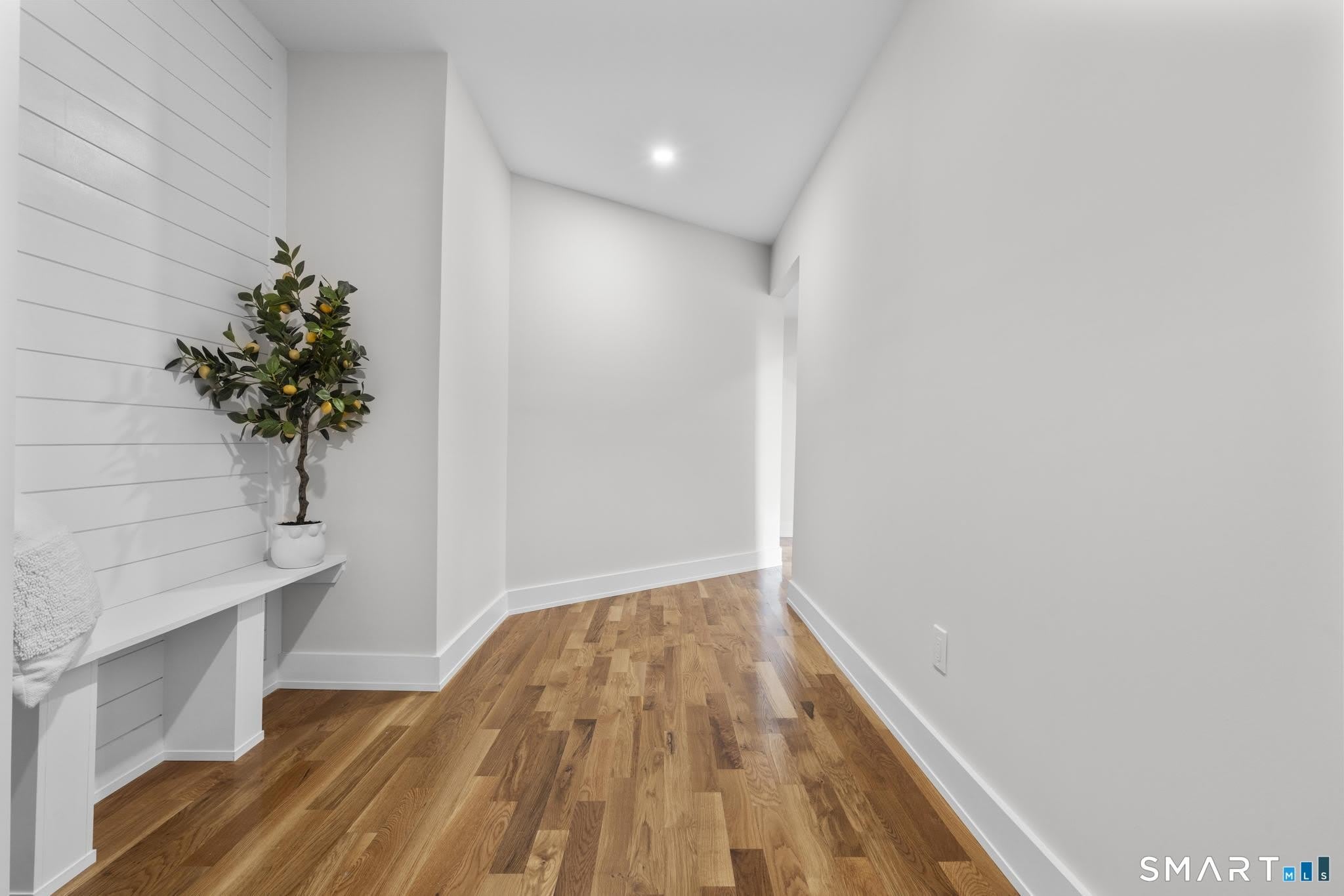54 Plaza Avenue – photo 1