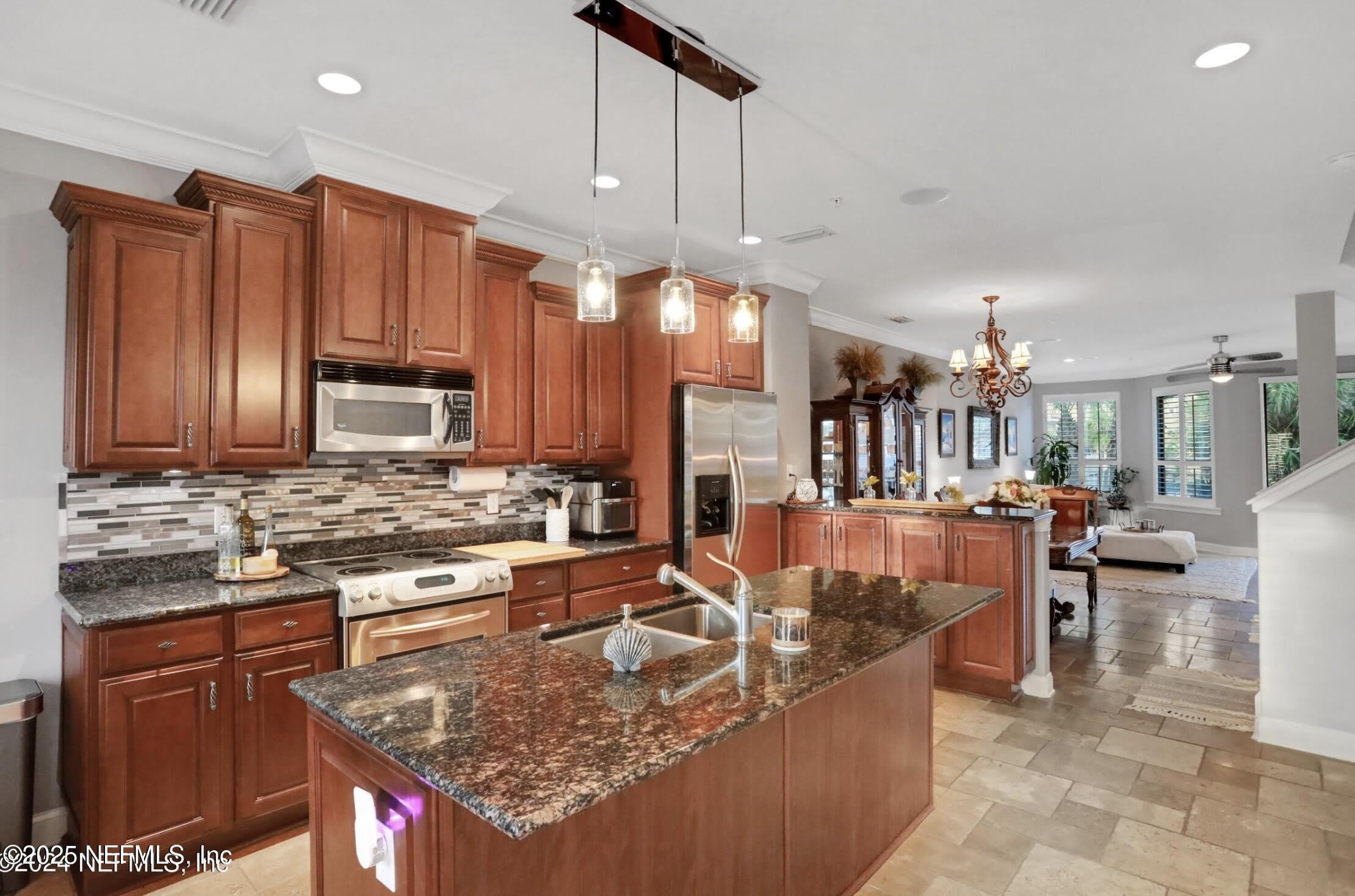905 2ND Street – photo 2