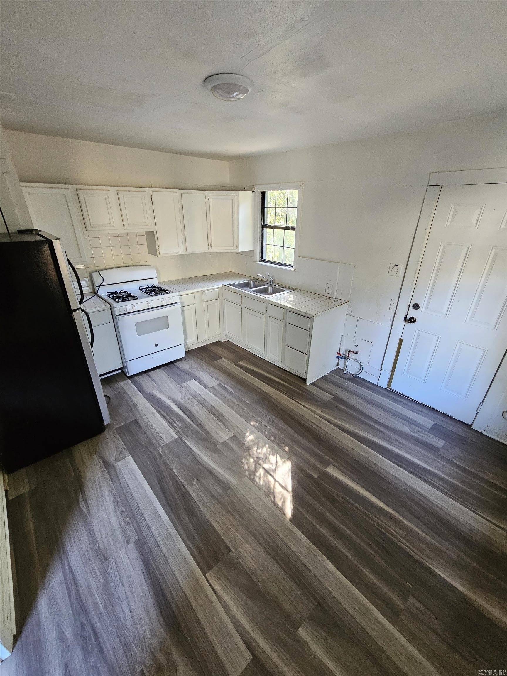 2804 Lincoln Avenue – photo 4