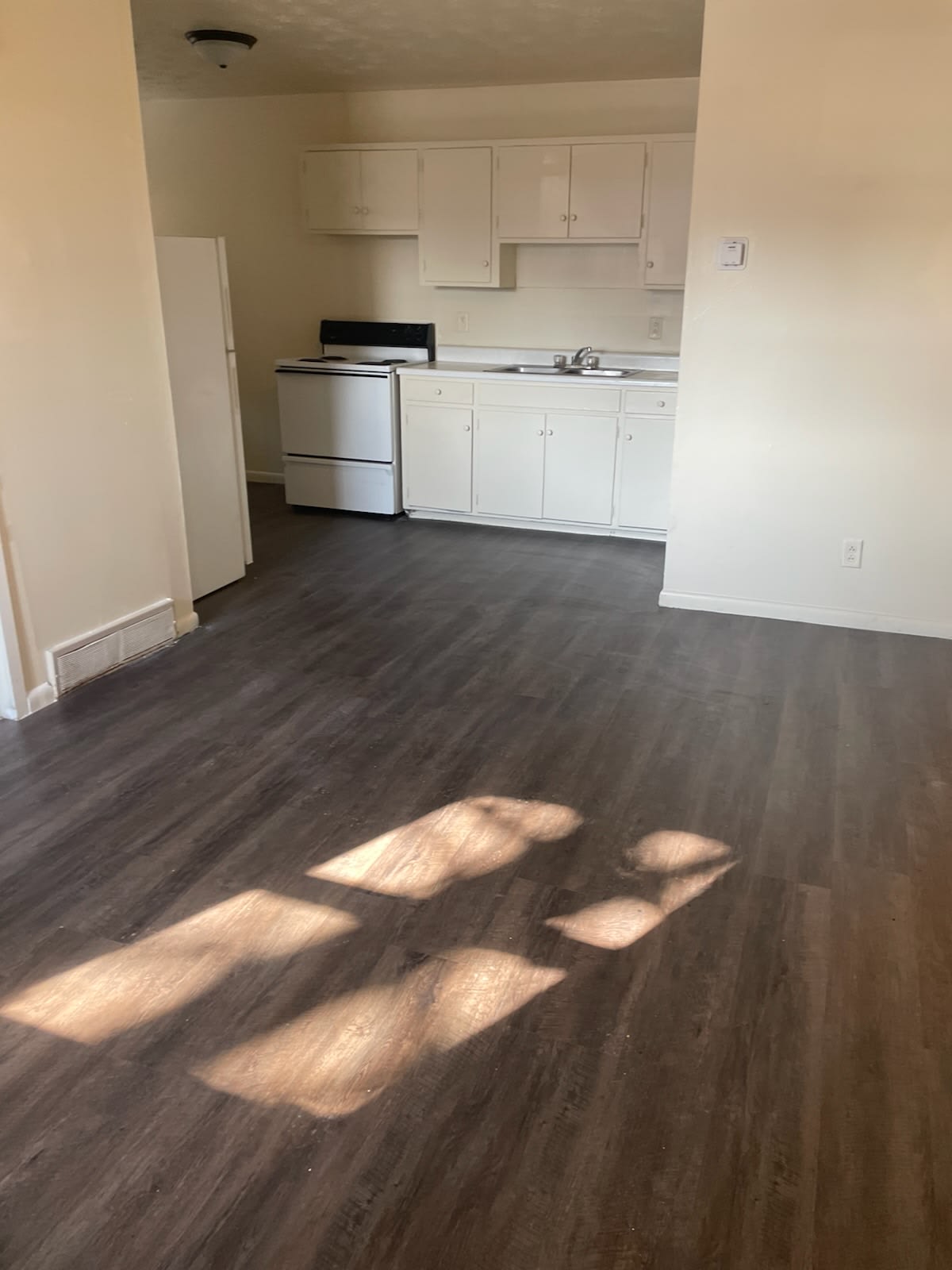 491 E 2nd St – photo 5