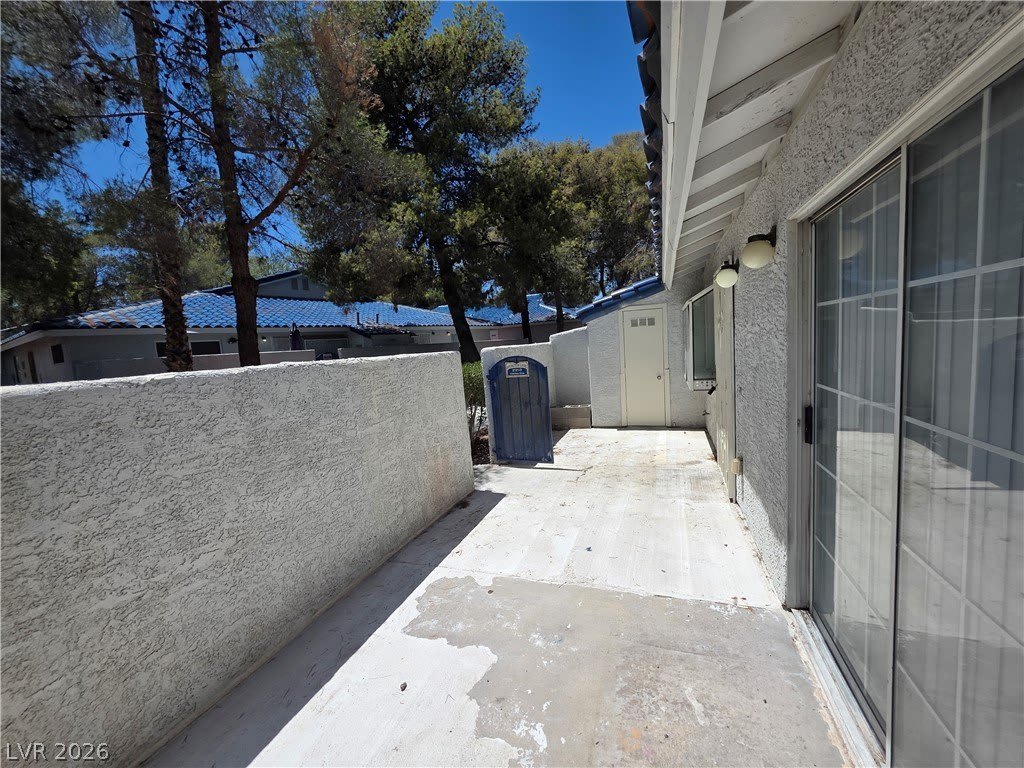 2121 Chertsey Drive – photo 4