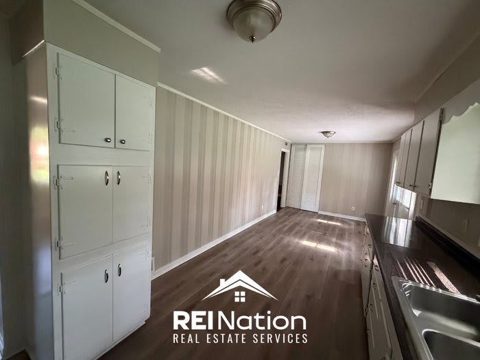 1649 5Th Street Northwest – photo 2