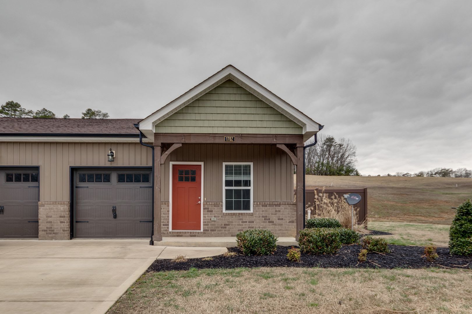 2 BR 2 Bath Condo with Garage – photo 2