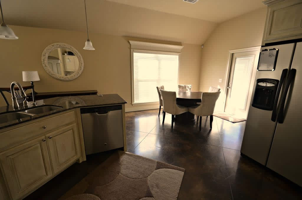 Captivating Four Bedroom Home Available For August 2026 – photo 4
