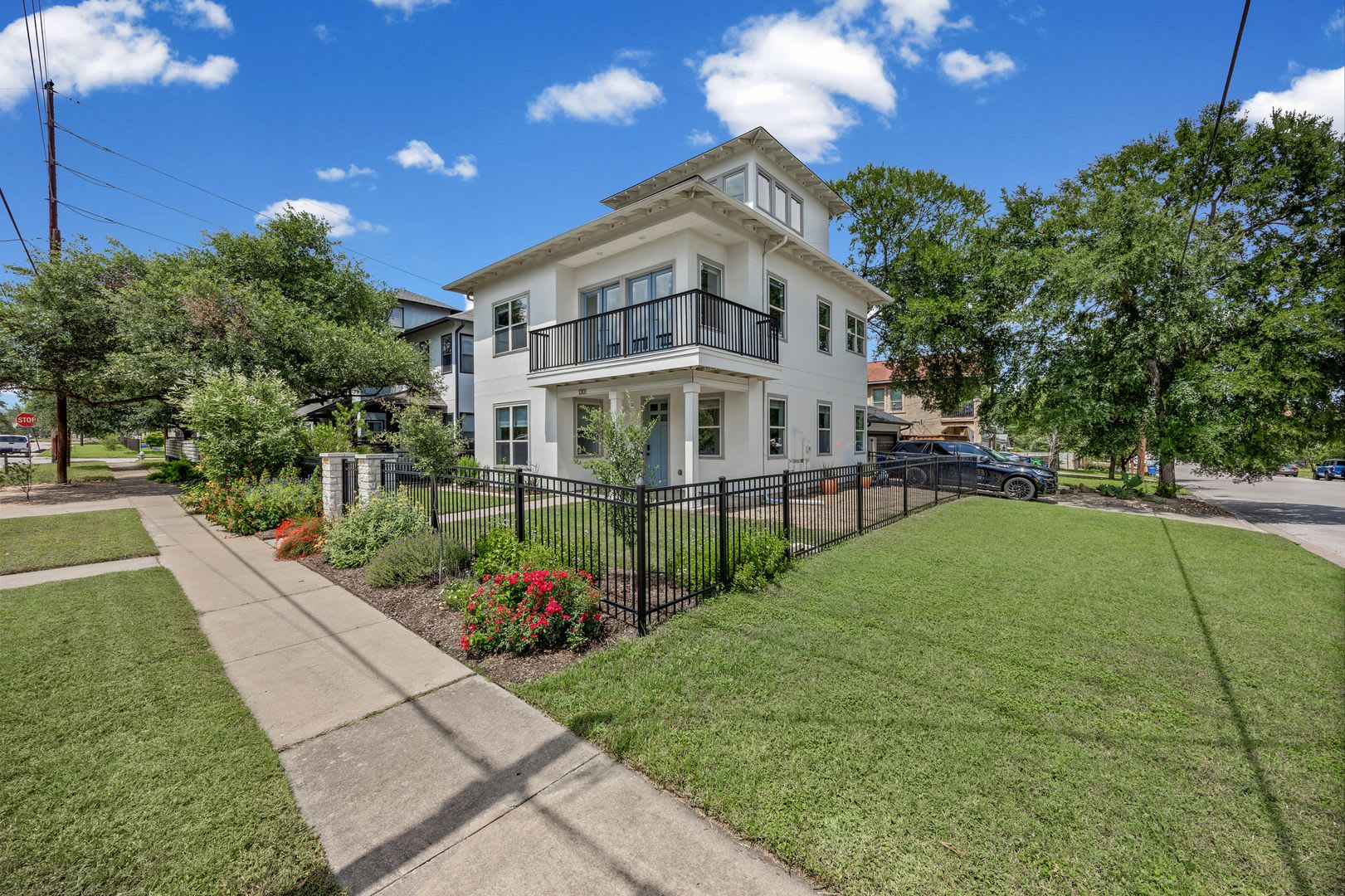 Fabulous 3-Story Home with Views – photo 2