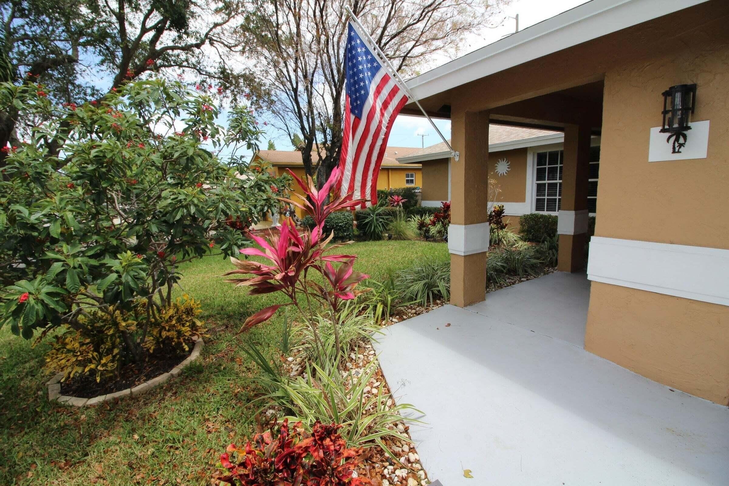 147 NW 10th Avenue – photo 4