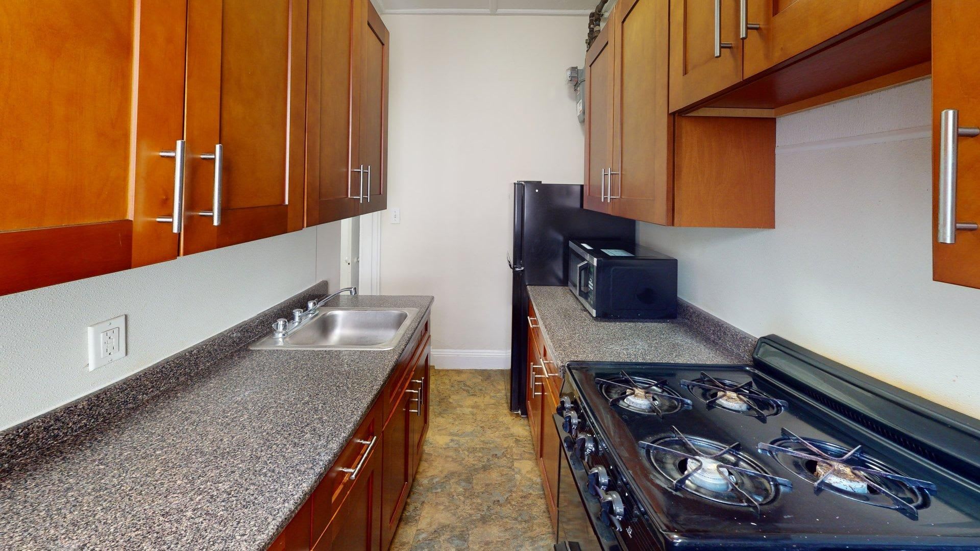 Nicely Renovated Studio In The Heart Of Fenway – photo 1