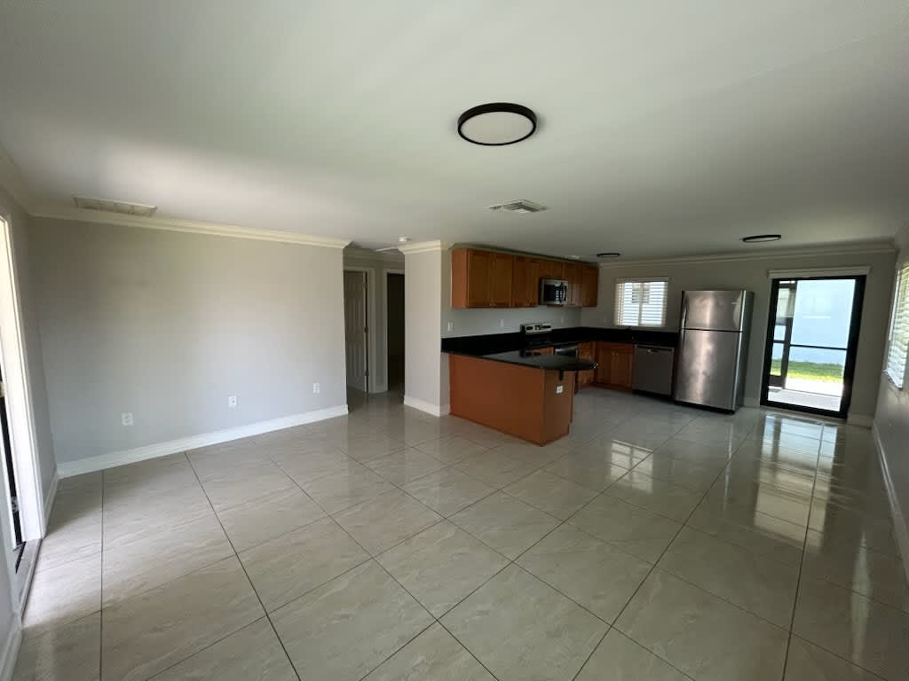 682 108th Avenue North – photo 2