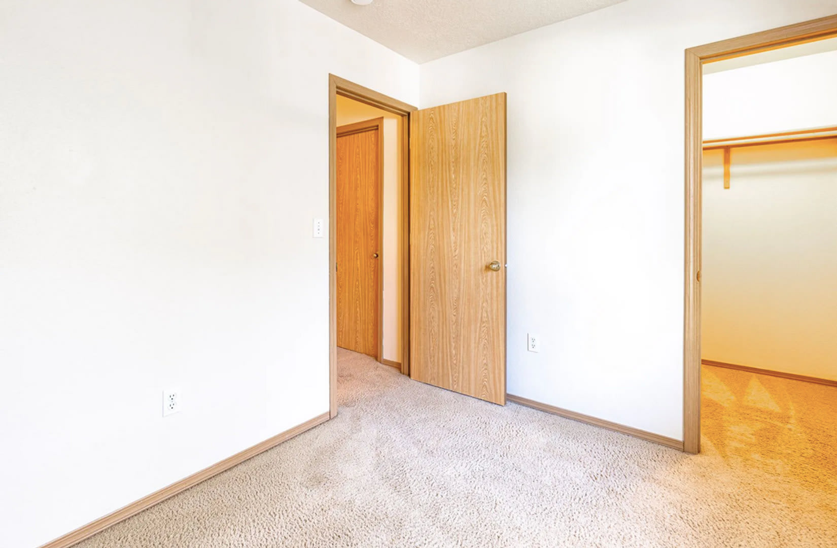 Rare 2 X 1 5 Townhome Availble In October – photo 2