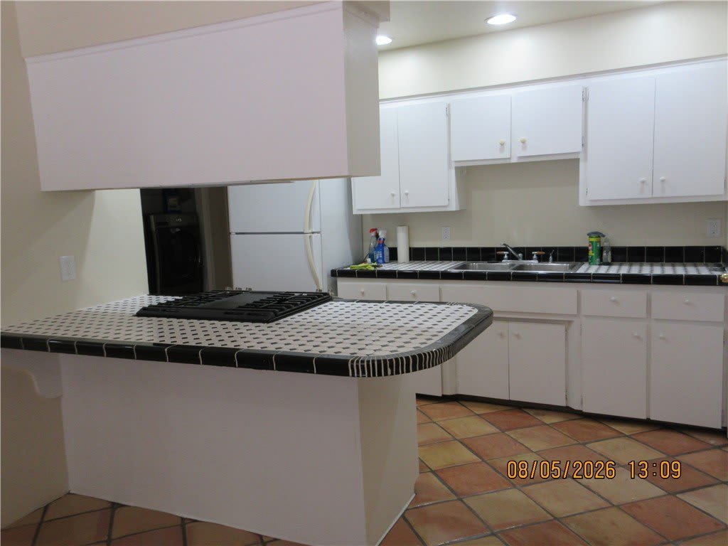 2124 MOTOR Avenue – photo 4
