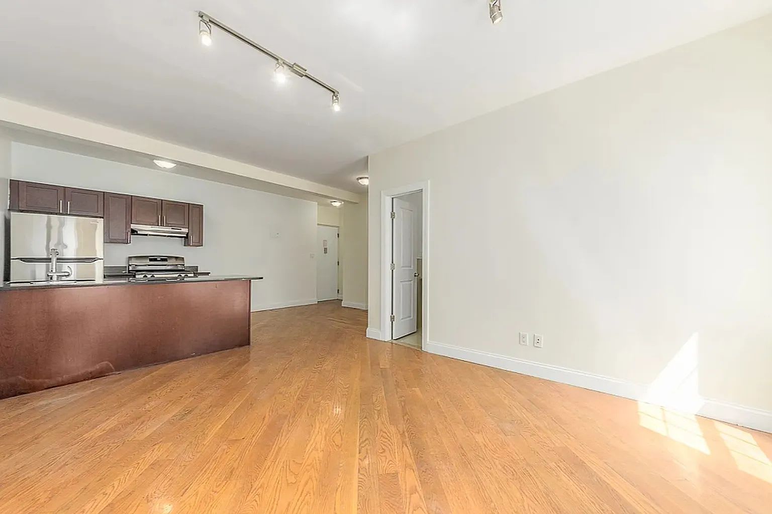 266 Washington Ave Apt A5 – photo 3
