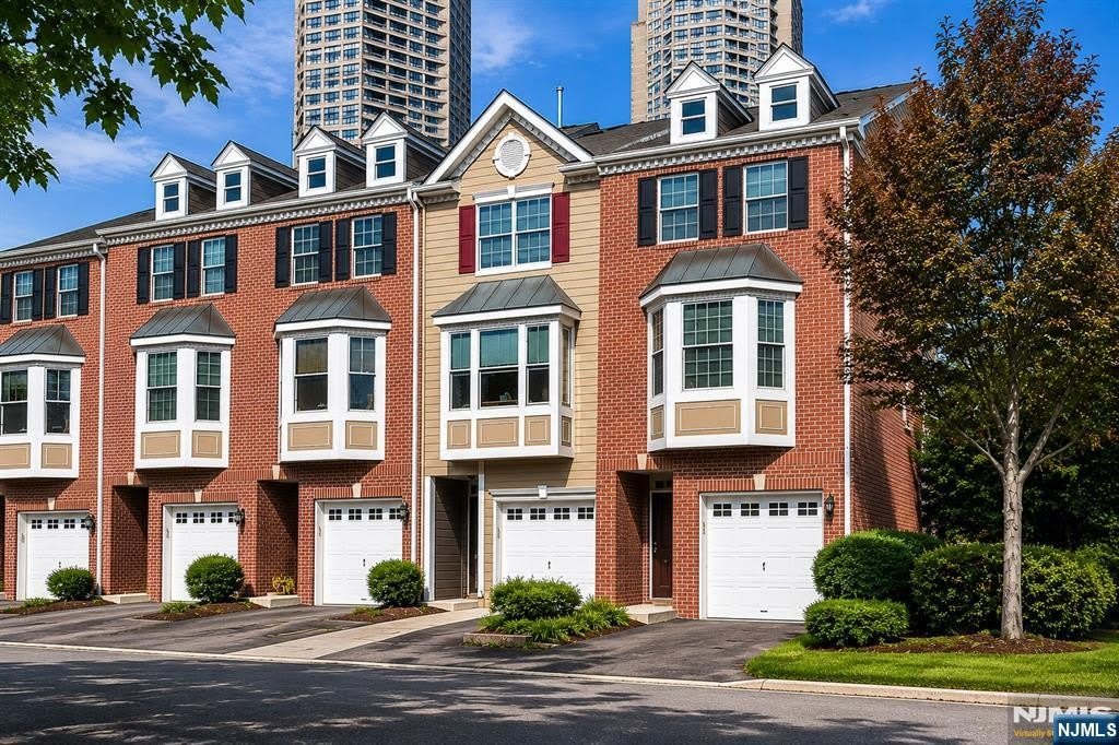 239 Brower Court – photo 1