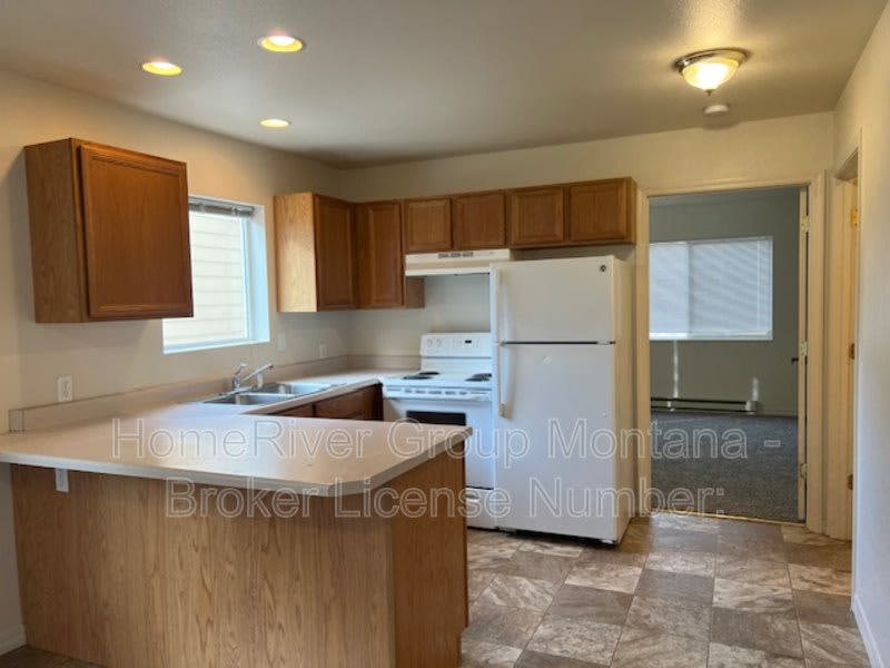 2209 S 12th St W – photo 2